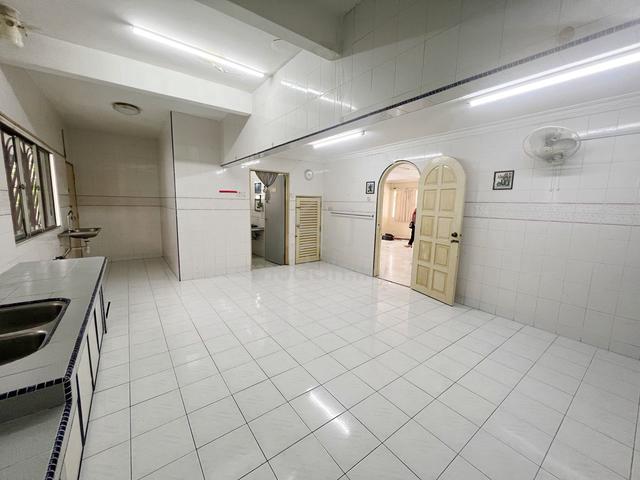 [CORNER LOT] Double Storey Tmn Usaha Jaya Bukit Desa Kepong for Rent 5