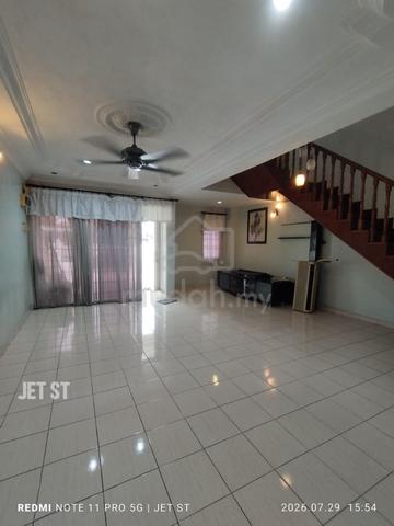2 Storey House @ Sentosa Hulubalang - Renovated Kitchen Cabinet. 1