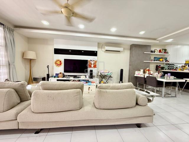 Bukit Indah 26 Double Storey Renovated Extended East Well Condition 1