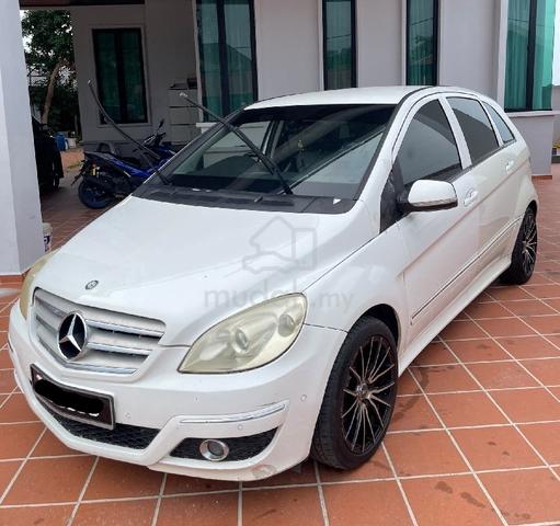 Mercedes Benz B180  - 2