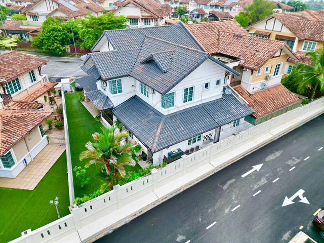 RENOVATED SEMI-D Double Storey House,Avenue One Bandar Tun Hussein Onn 1