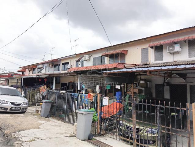 Low Cost Unit Facing North East 14x55 Good Condition @ Damai Jaya 3
