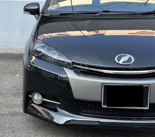 Toyota WISH 1.8 S (A) - 4