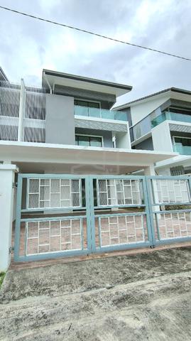 SEREMBAN TOWN Good Deal!! 3 Sty Semi-D with Private Garden  1