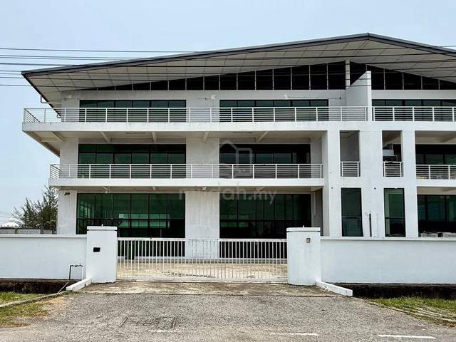 Triple Storey Semi D Corporate Factory Office for Rent at Senadin Miri 1