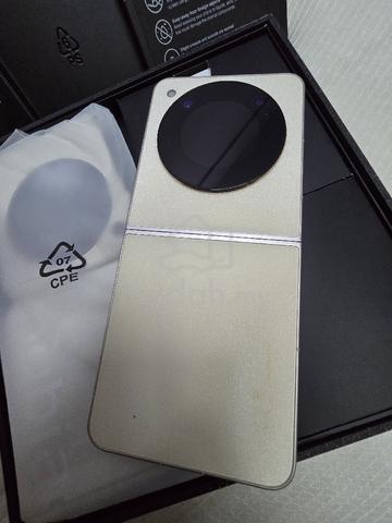 Nubia Flip 5G - photo 2 of 6