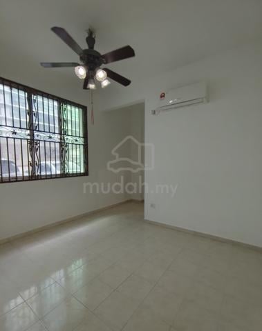 Larkin Indah Apartment | Hot Location | Ground Floor | Big Size 1
