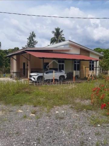 Land and bungalow 1