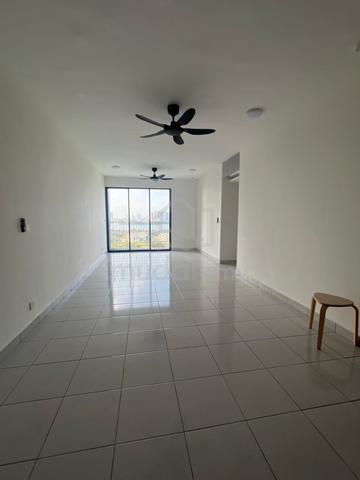 E Island Lake Haven 1