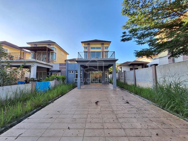 NON BUMI FACING OPEN 1.5 Storey Semi D at Sikamat for Sale 1