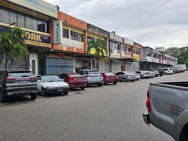 2 sty shop at Bakawali area tmn johor jaya jb 1