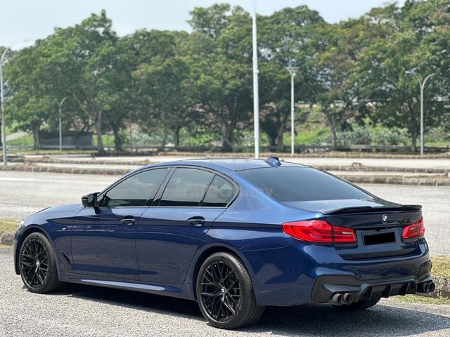 2018 Bmw 530i 2.0 M-SPORT / M5 OUTLOOOK / - 2