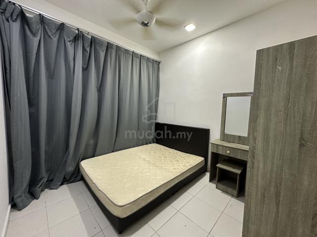 Single Medium Room Female with WiFi, The Zizz Damansara Damai 1