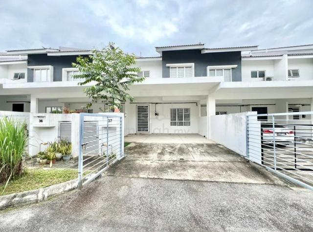 Iringan Bayu Subsale, Freehold 4 rooms 3 baths 1