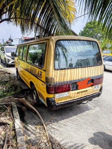 1995 Toyota HIACE 2.8 LH-113R (M) - 2
