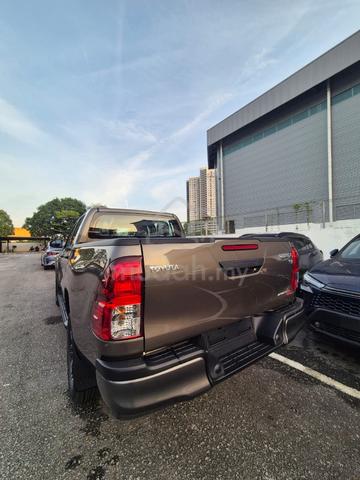 2026 Toyota HILUX 2.4 E V 2.8 ROUGE (A) readystock - 4