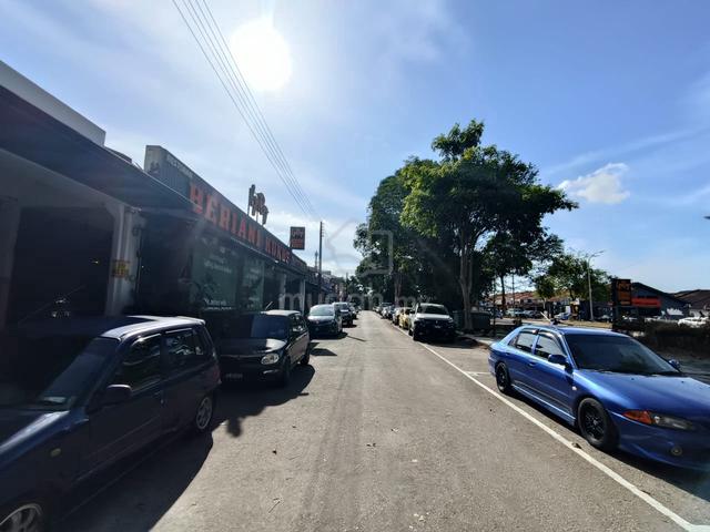 Single Storey Shop @ Taman Daya for Rent!! 1