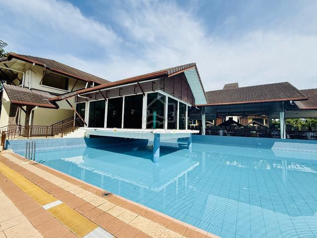 [FACING LAKE VIEW] Avenue 2 TownHouse Bandar Tun Hussein Onn Cheras 1