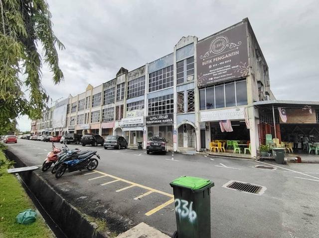 2 units 2.5 Storey Shoplot with High ROI 5.1% For Sale Shahab Perdana 1