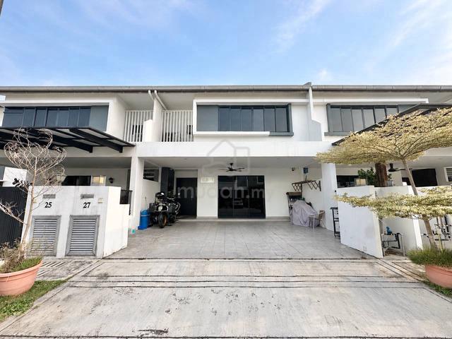 [RENOVATED] Double Storey Superlink Sejati Lakeside Cyberjaya 1