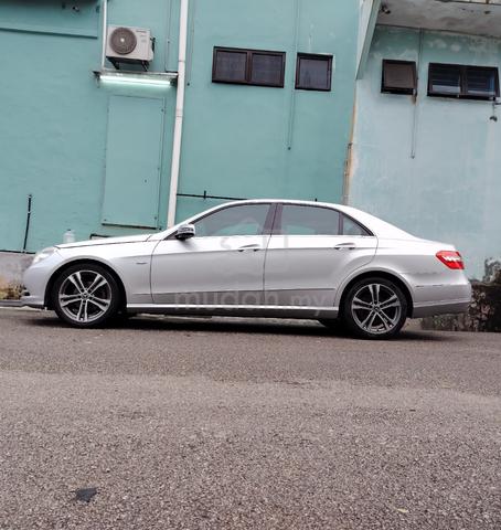 2012 Mercedes Benz E200 CGI BlueEFCY - 2