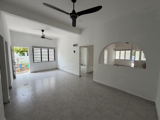 Rumah SemiD Jalan Daud Muar 1