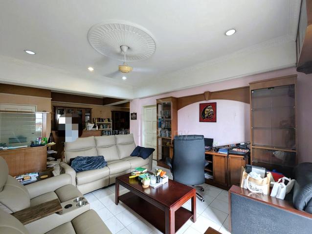 Bukit Awansari (OG Court) 1
