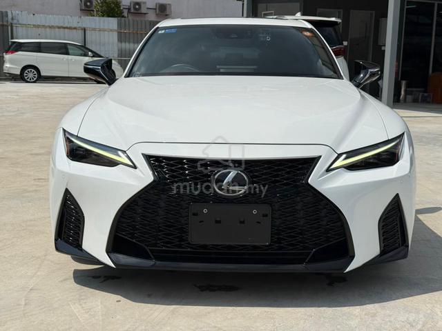 2022 Lexus IS300 2.0 F-SPORT ( Mode Glitter) - 4