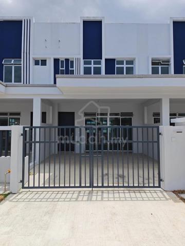 Bandar Dato Onn Jalan Perjiranan 14 Double Storey Terrace House 1
