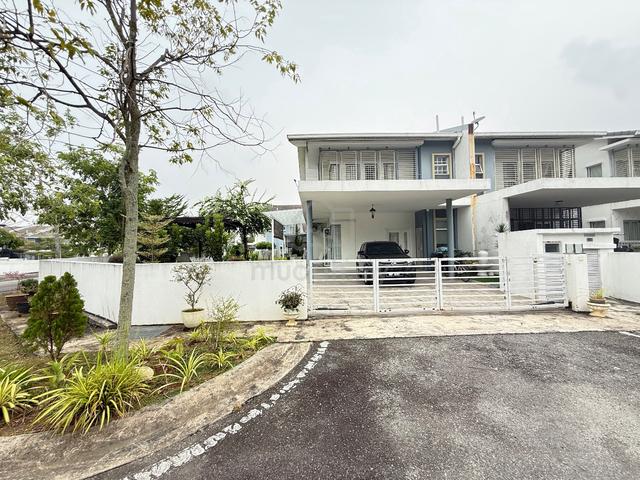 Double Storey Superlink Corner Lot Taman Hundred East Bandar Enstek 1
