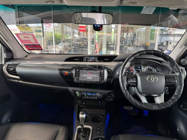 TOYOTA HILUX 2.4L V (A) NEW MODEL FULL Spe'c - 2