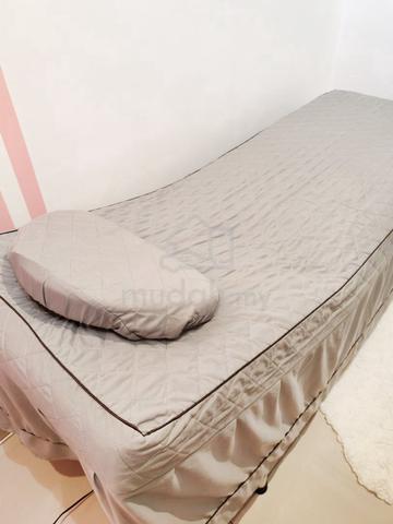 Second-Hand Beauty Bed, Pillow, and Bedsheet - photo 4 of 4