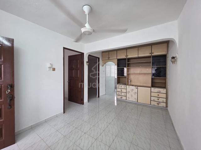 Flat Taman Ungku Tun Aminah 1