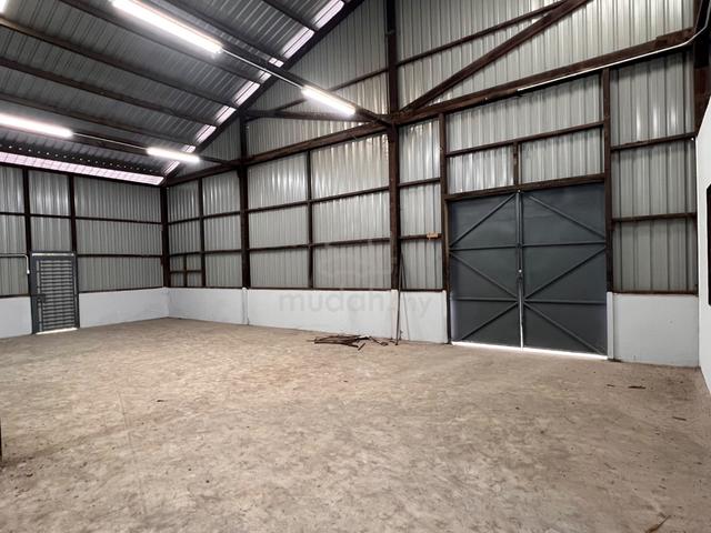 Warehouse / Store / Workshop (size:40ft x 58ft)  with office for RENT 1