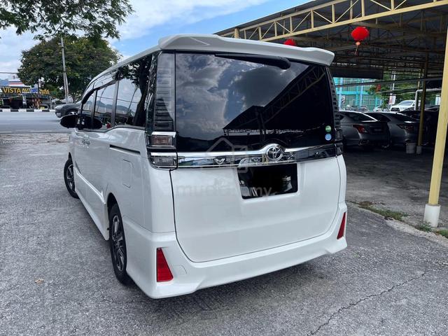 2018/2023 Toyota VOXY 2.0 ZS KIRAMEKI 2-POWER DOOR - 2