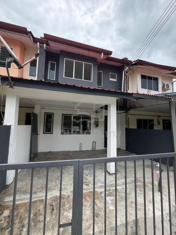 Double Storey Intermediate Terrace at Taman Batu Gong Siburan 1