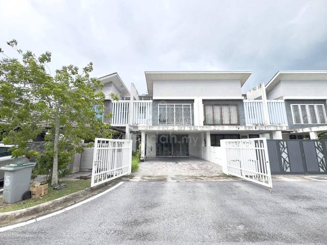 FACING OPEN FULLY RENOVATED 2 Storey Superlink Timur Enstek BDR Enstek 1