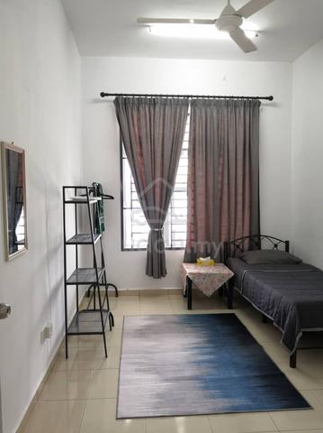 Kemasukan SEGERA (Wanita Sahaja) Master Bedroom With Attached Bathroom 1
