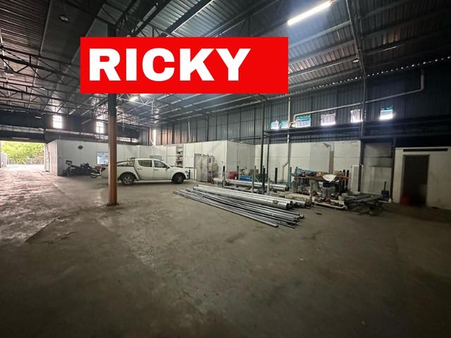 Warehouse Rent at Batu Maung 5000 sqft 200amp View to Offer 4