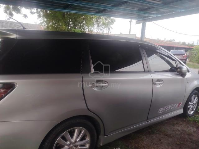 2013 Toyota WISH 1.8 S ZGE20G FACELIFT (A) - 2