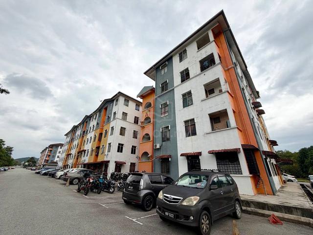 Flat Taman Dahlia 1