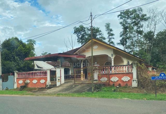 Rumah Belakang Petronas Jalan Ehsan Rantau Perintis untuk Disewa 1