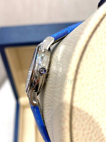 Carousel Image