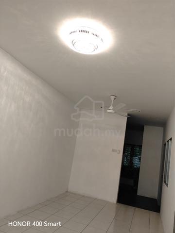 FOR RENT: Affordable Solar Terrace House in Tapah / Room 1