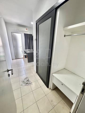 Uni Suites 1