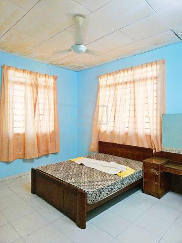Master bedroom with private bathroom 1