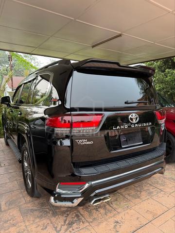 2023 Toyota LANDCRUISER 3.4 ZX BLACK INTERIOR - 4