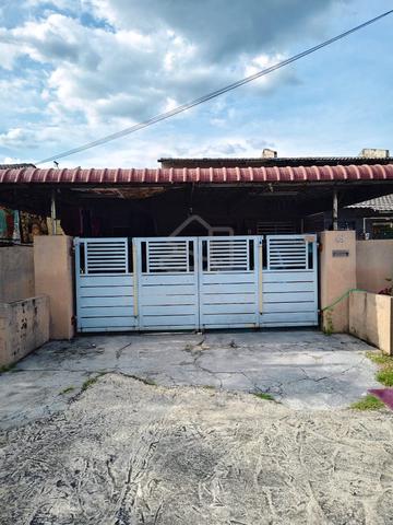 Perak Chemor Leasehold 1.5-Storey Terraced House For Sale 1