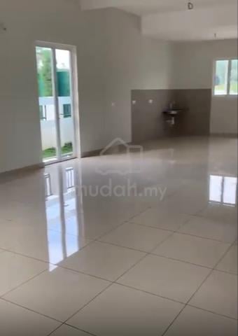 Seni Residence end lot bare unit for rent 1