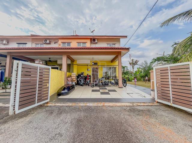 CORNER LOT! 2 Storey Terrace Taman Idaman Murni Salak Tinggi Sepang. 1